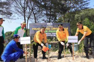 Aksi ‘Jogo Omah’, Polresta Tuban Gelar Green Policing di Pantai Jenu bersama Masyarakat